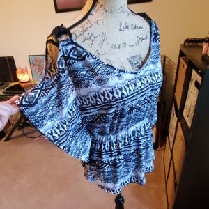 No Boundaries size Medium cold shoulder top